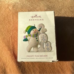 2018 Hallmark Ornament - Frosty Fun